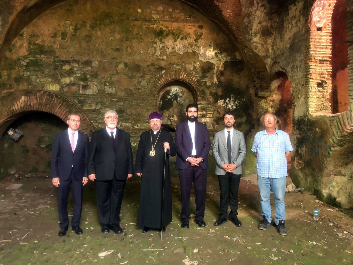 Պատրիարք Հայրը մասնակցեցաւ Ս. Խաչ Դպրեվանքի Արմաշ կատարած ուխտագնացութեան